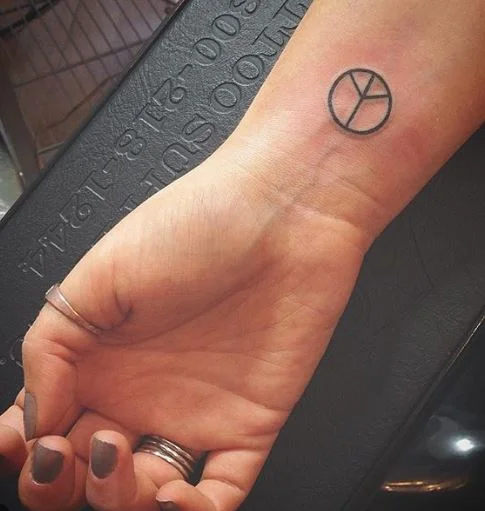 tatouage Peace And Love