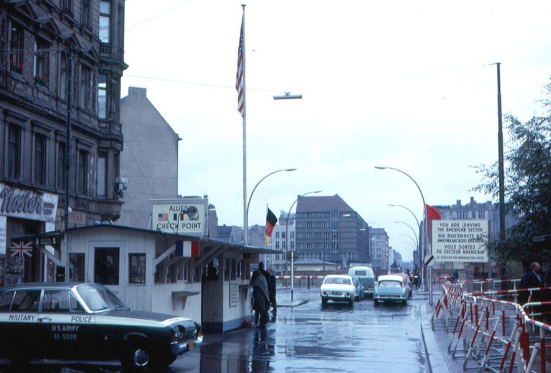 Le Checkpoint Charlie En 1963