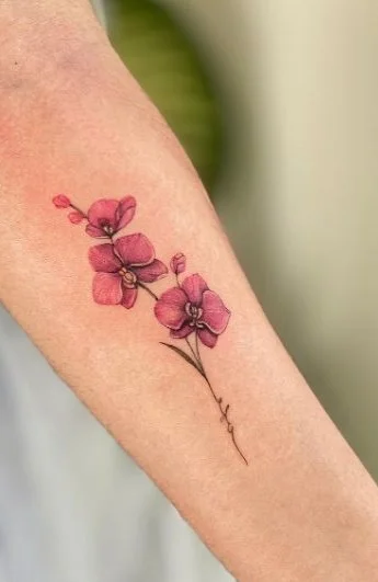 Tatouage Femme Petite Fleur En Couleur Avant Bras