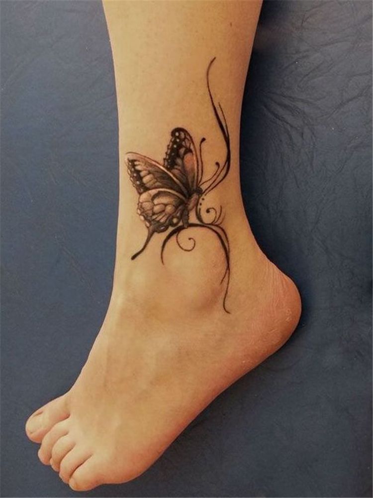 tatouage Discret Papillon 