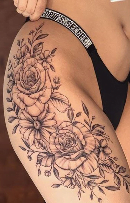 Tatouage à la cuisse rose