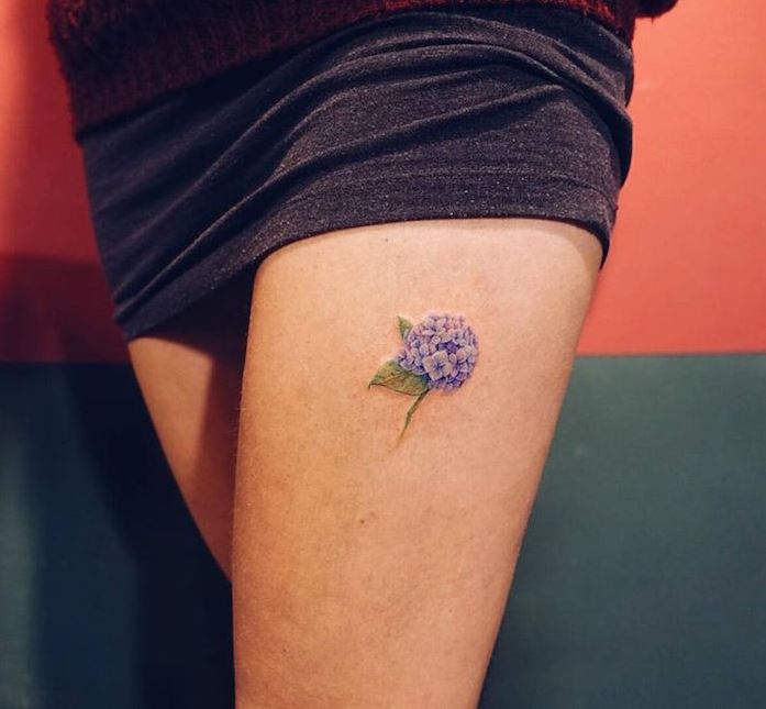 tatouage fleur Bleue 