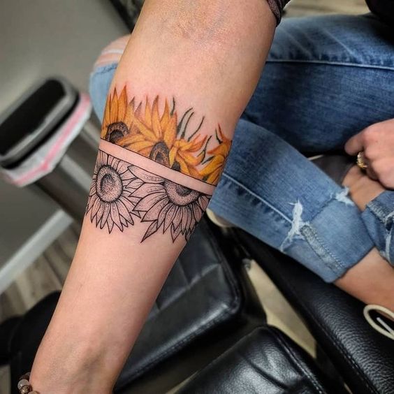 Tatouage fleurs tournesols