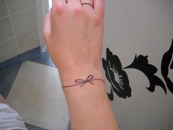 Tatouage Bracelet Avec Fil En Nœud