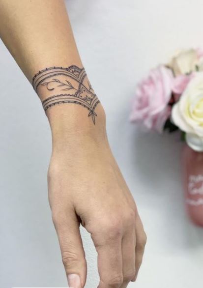 Tatouage Poignet Femme Bracelet Ornemental à Feuilles