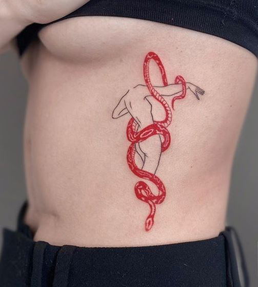 Serpent rouge & corps de femme