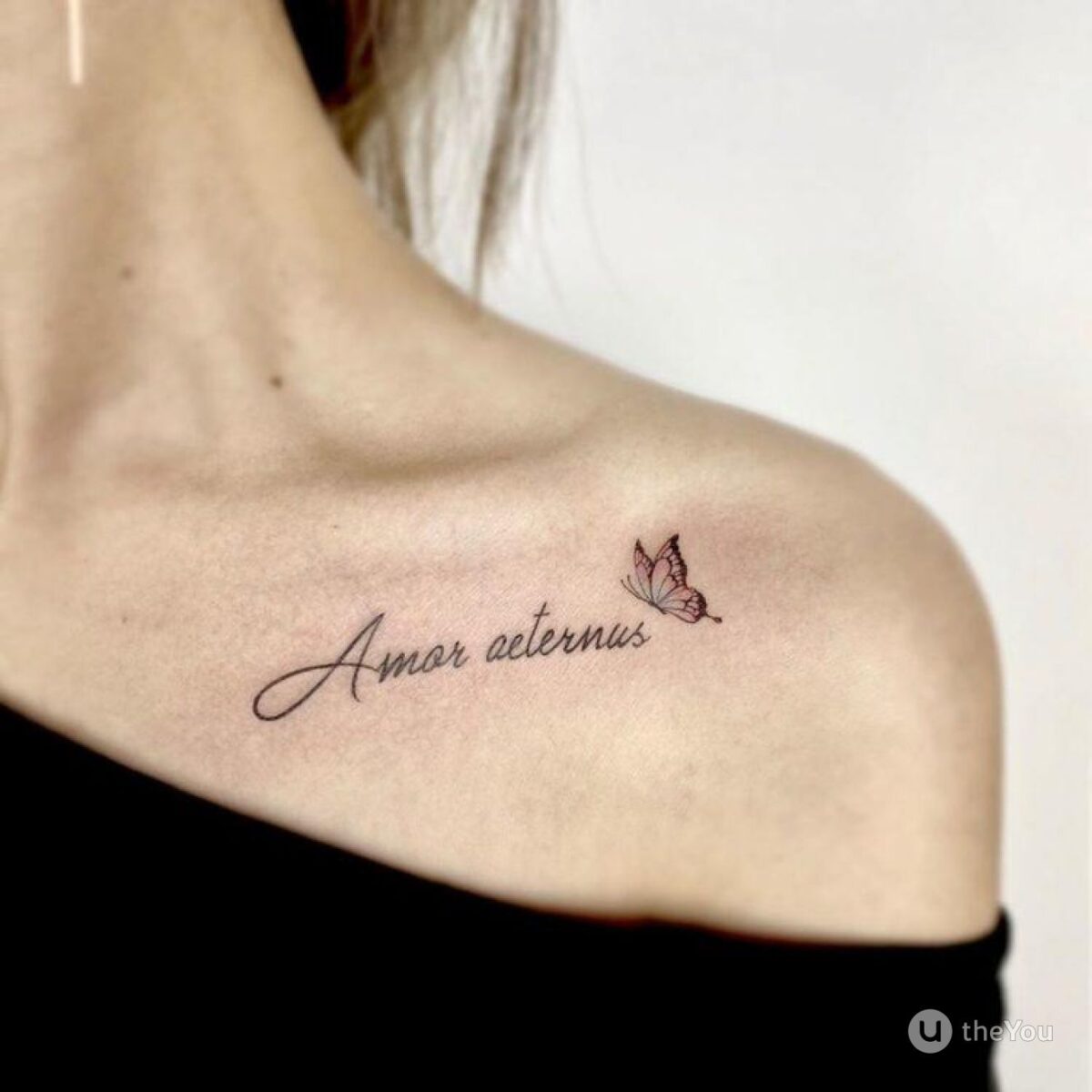 Tatouage Clavicule Femme Rose