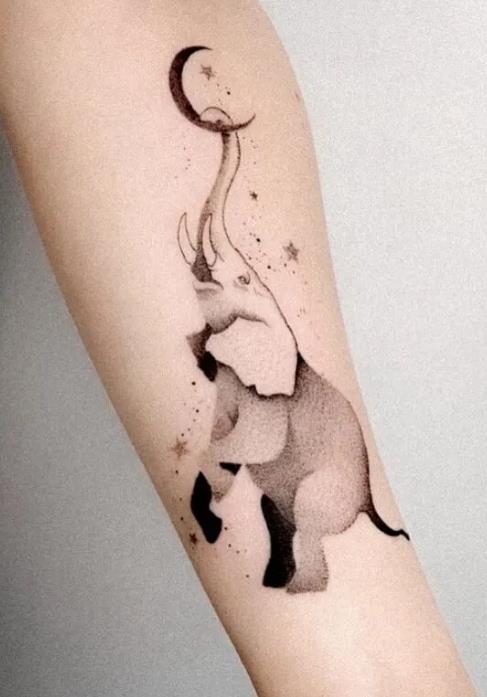 Tatouage De Bras D'éléphant Fantaisiste