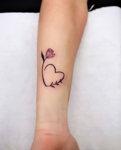 Tatouage Poignet Femme Cœur Et Tulipe Rose