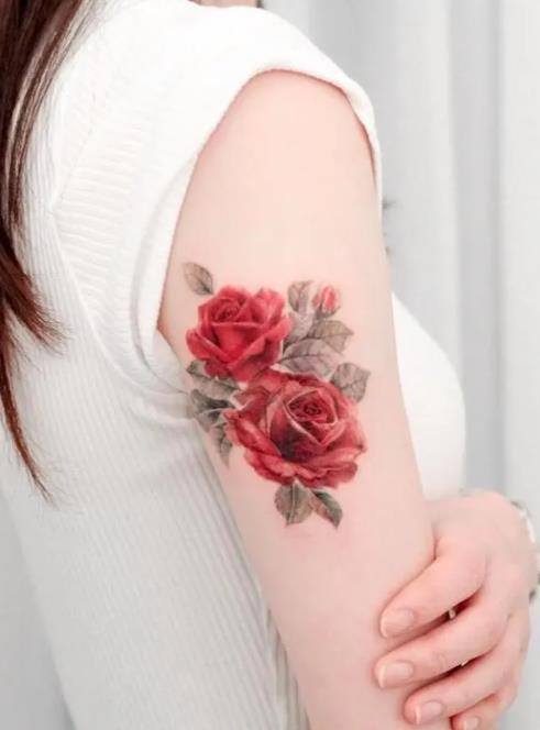 tatouage Rose Aquarelle Sur Le Bras