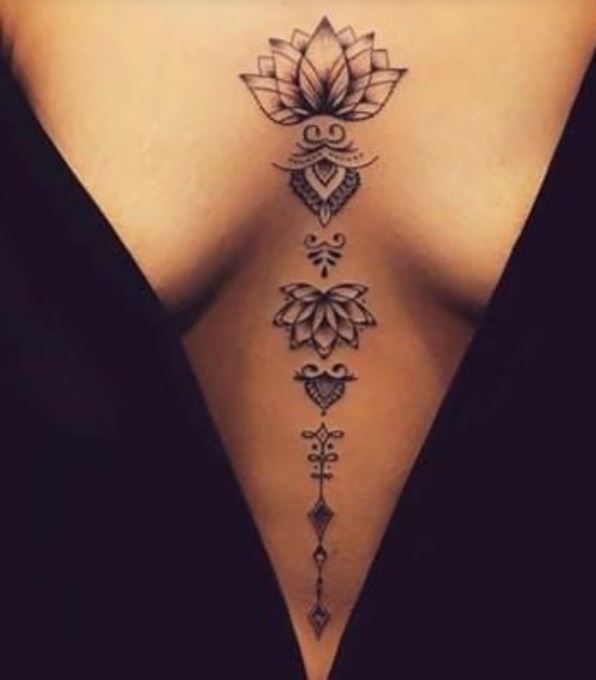 Tatouage vertical lotus mandala