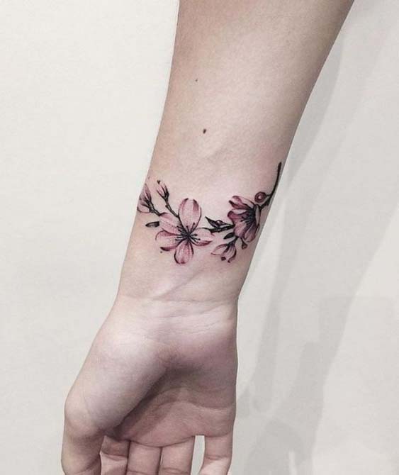 Tatouage Bracelet Avec Fleurs Roses 
