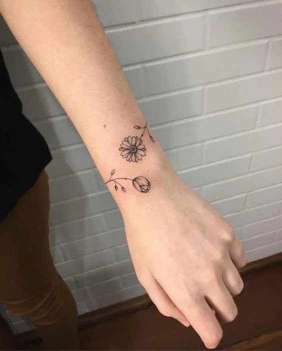 tatouage Bracelet Avec 2 Fleurs