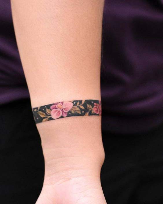 Tatouage Bracelet Avec Fleurs Orchidée