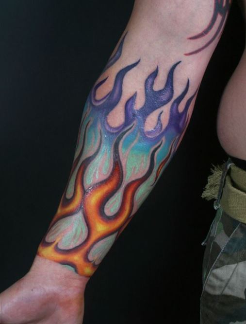 Tatouage flammes simples