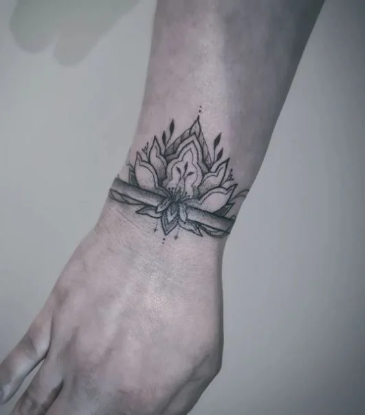 Sitemapcdatahttpsmodeinf Inetcomtatouage Lotus Poignet