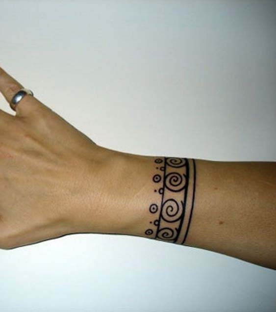 Tatouage Bracelet Tribal Motif Spiral 