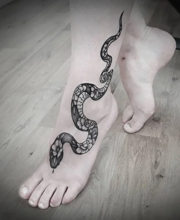 Serpent Avec Touche Florale