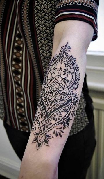 Tatouage mandala symbolique