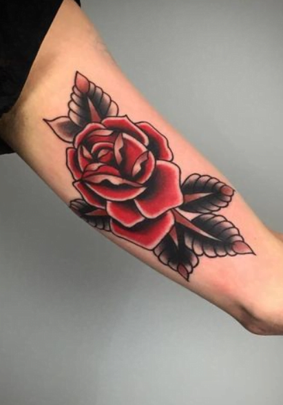 Tatouage rose old school rouge