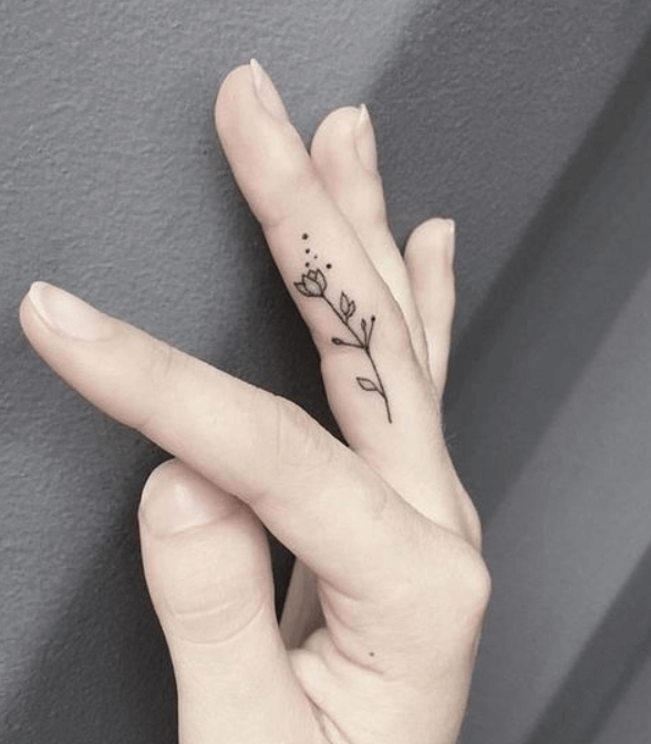 tattoo fleur perdant ses pétales