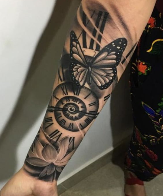 Tatouage Horloge Et Papillon