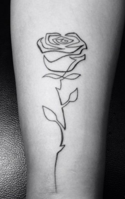 Tattoo One Line Rose Derrière La Cheville