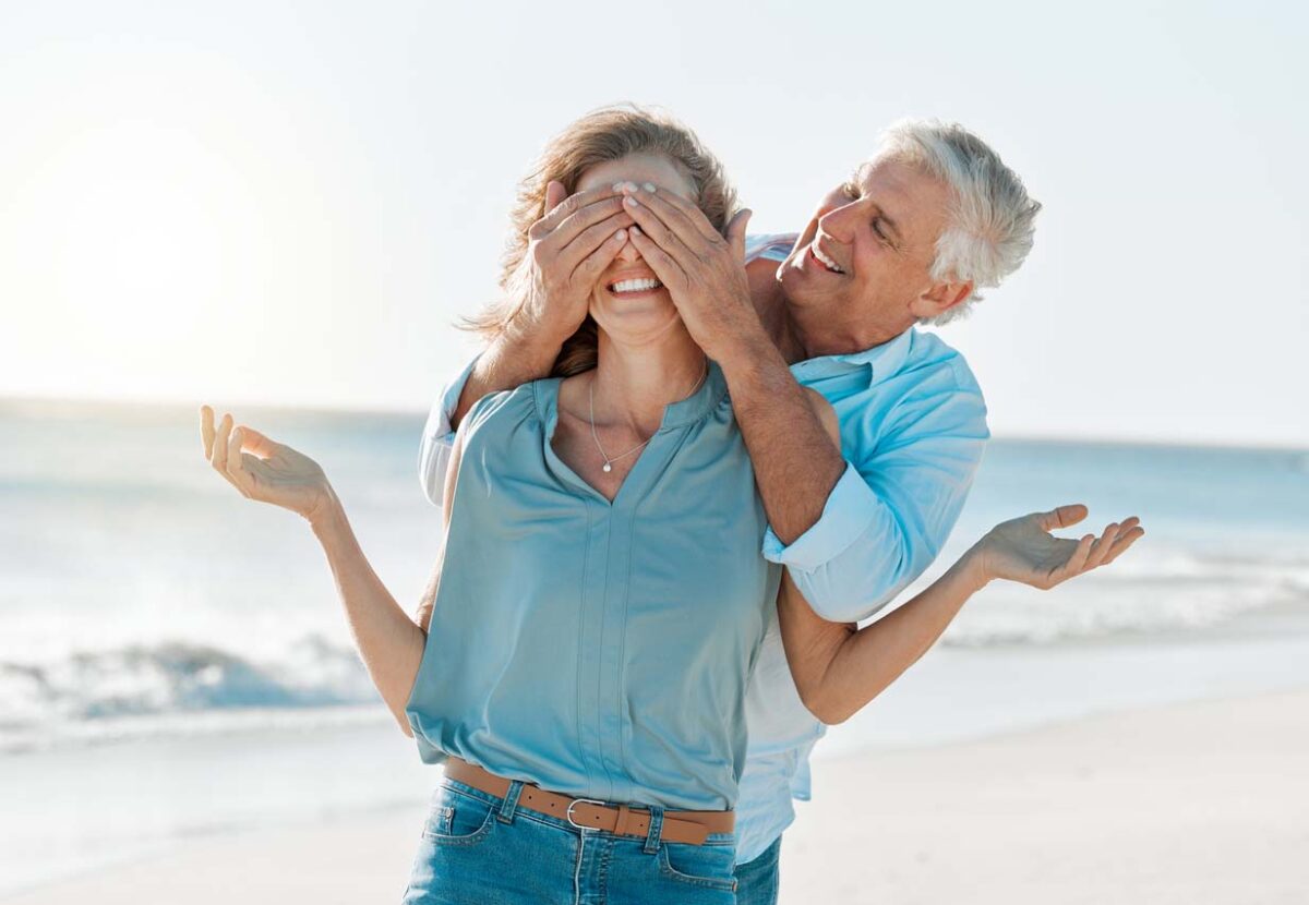 Couple 50 ans sur la plage