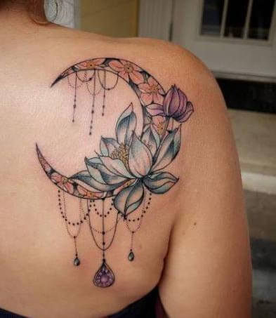 Tatoo Derriere Epaule Couleur Fleur Et Lune