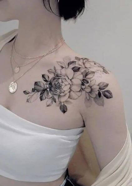 Tatouage Epaule Fleurs