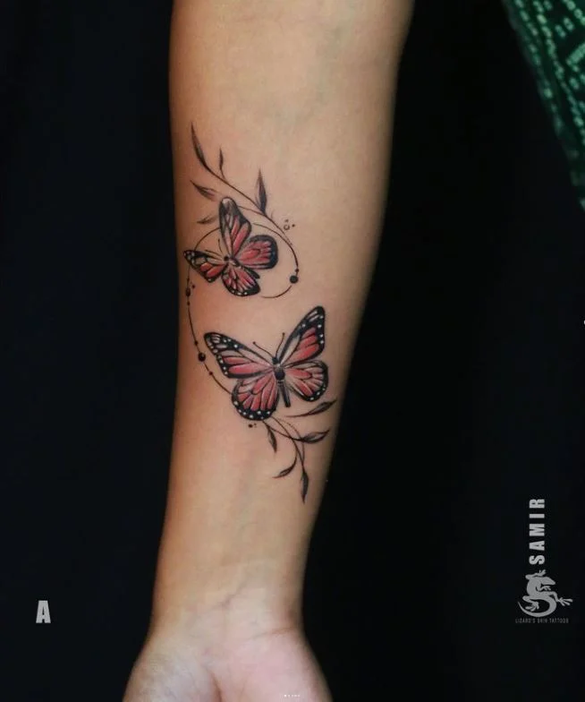 Tatouage Duo De Papillon Sur L'avant Bras