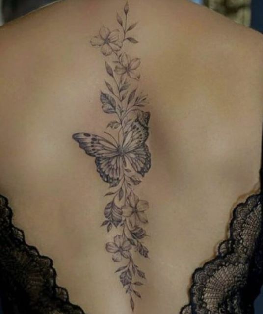 Tatouage Dos Papillon Floral