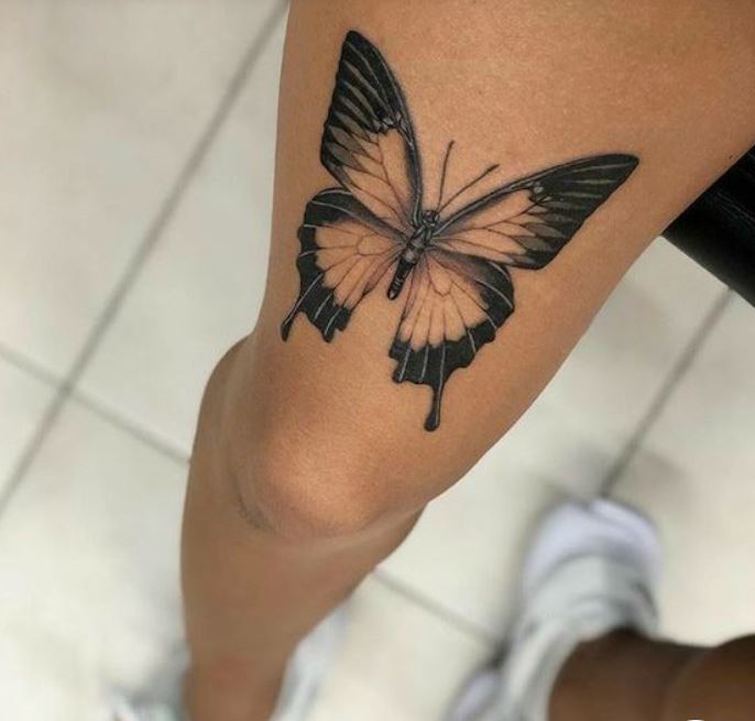  Tatouage Papillon Naturel Sur La Cuisse 