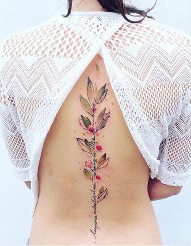  tatouage Phrase Inspirante & Fleurs sur la colonne vertébrale