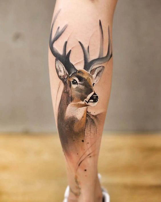 tatouage Cerf sur le mollet 