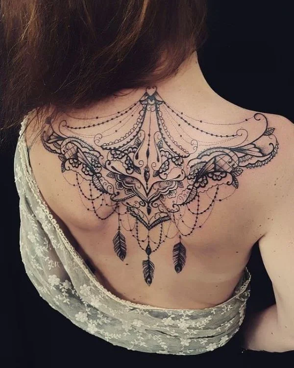 Tatouage Dentelle Dos Arabesque