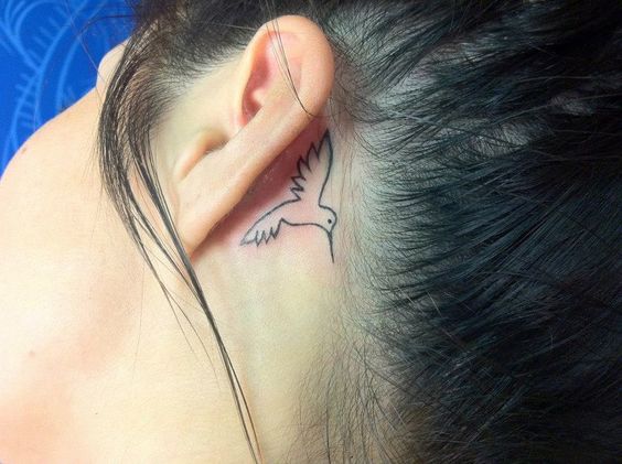 tatouage Colibri minimaliste