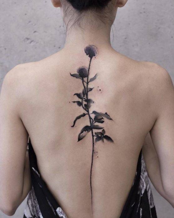 tatouage Fleurs Noires Style Blacktattoo