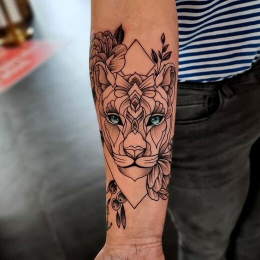 Tatouage Lionne Mandala