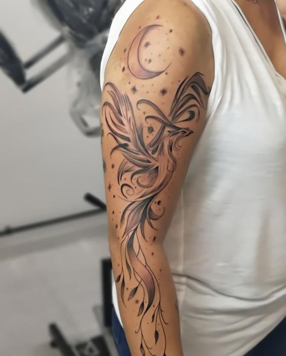 tatouage Phœnix et croissant de lune