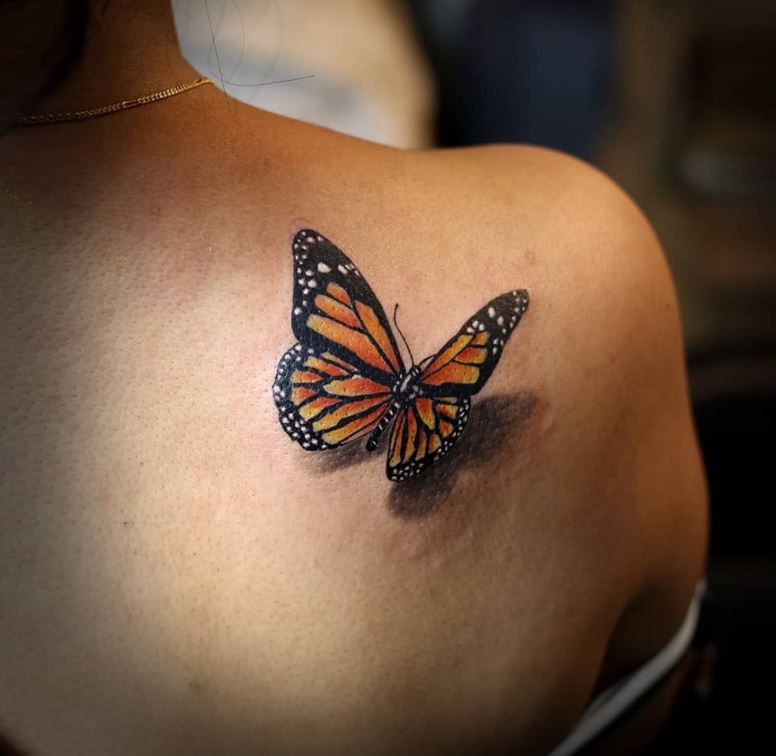 Tatouage Papillon 3d Sur Le Dos 