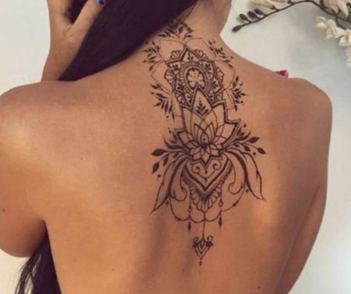 Tatouage Dos Et Nuque Mandala