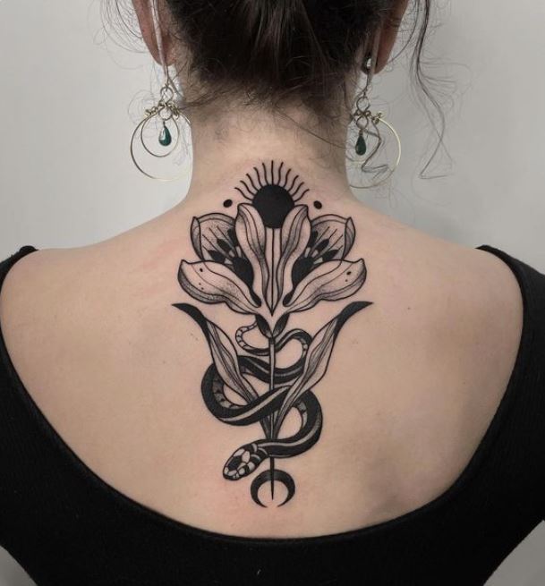 Fleur Et Serpent En Tatouage Pour Femme