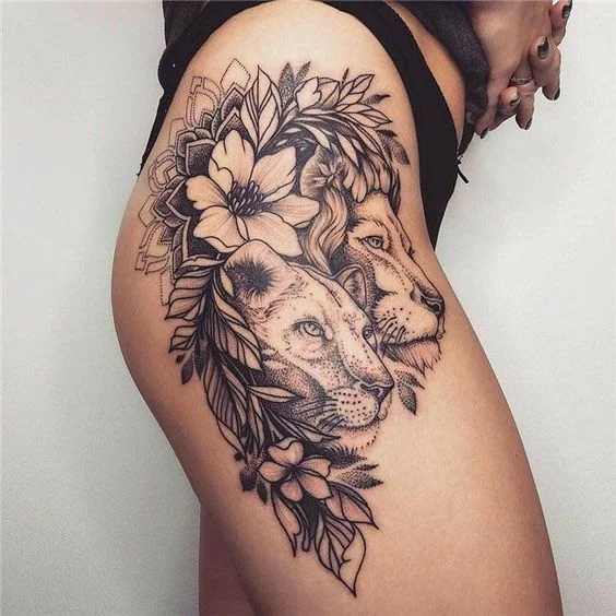 Tatouage Couple De Lion, Fleurs Et Mandala