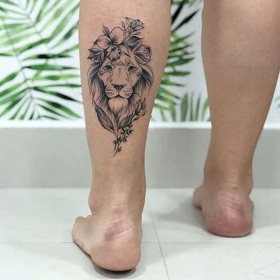tatouage Lion & Fleurs
