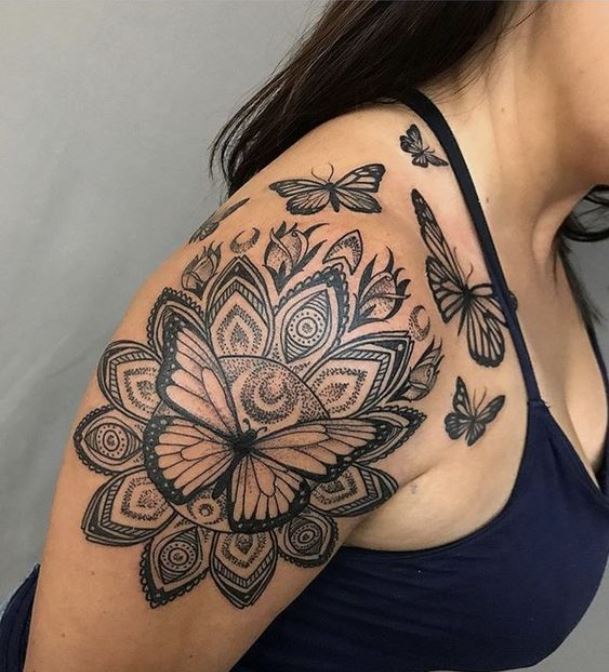 Tatouage Multi Papillon Mandala Sur L'épaule