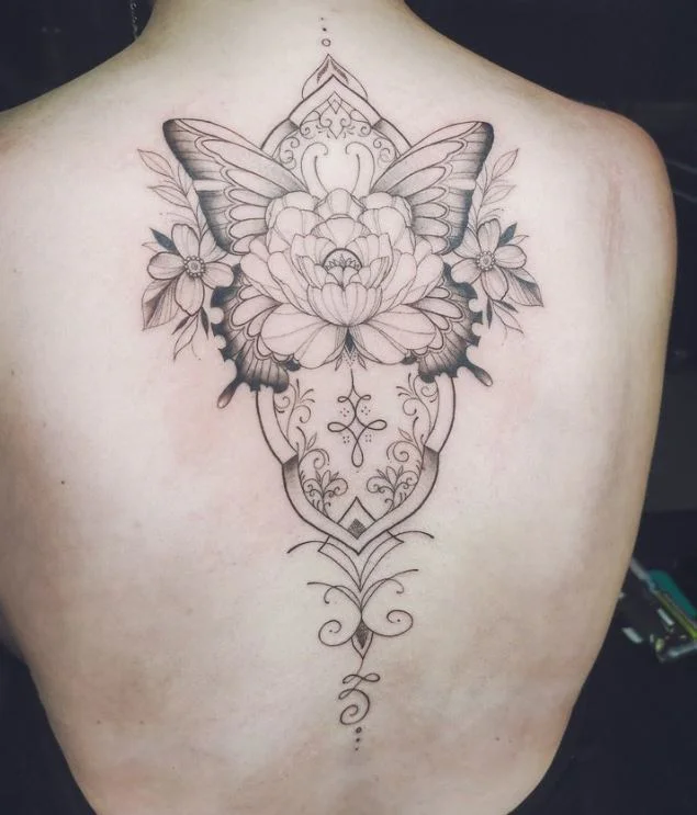 Papillon Pivoine Mandala Sur Le Dos