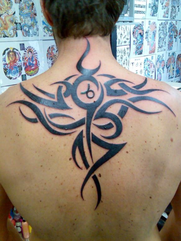 Tatouage Dos Tribal