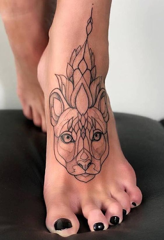 Tatouage de lion ornemental