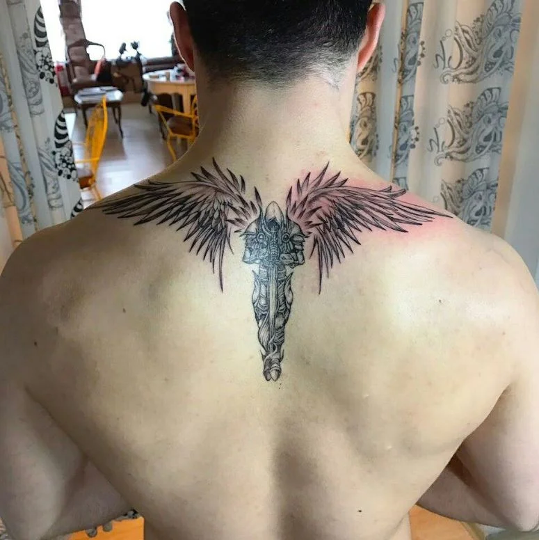 Tatouage Dos Héros à Ailes